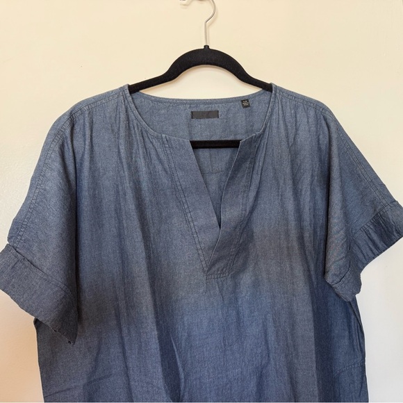 ATM Chambray Dress with Side Pockets and Slit Neck in Size Large - Picture 2 of 6